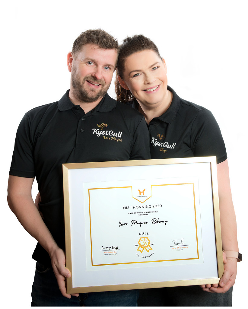 Lars og Hege med vår diplom for GULL i NM-Honning