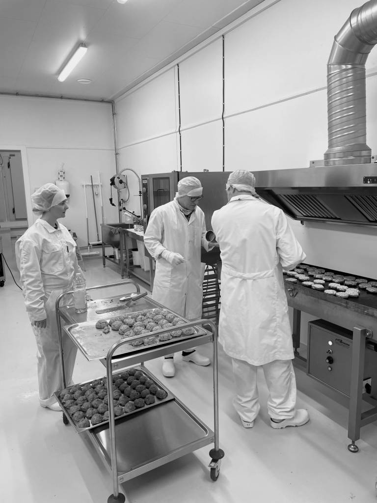 I produksjonslokalet, Eldrimne