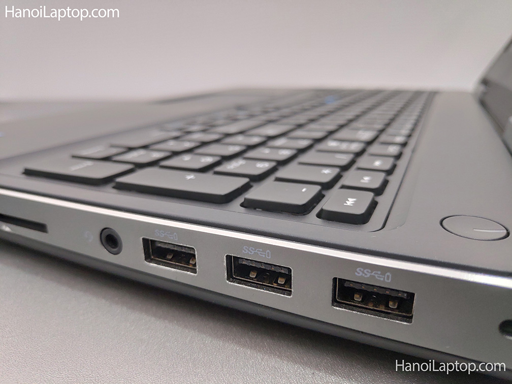 Dell Precision 7520 (13) Dell Precision 7520 (13)