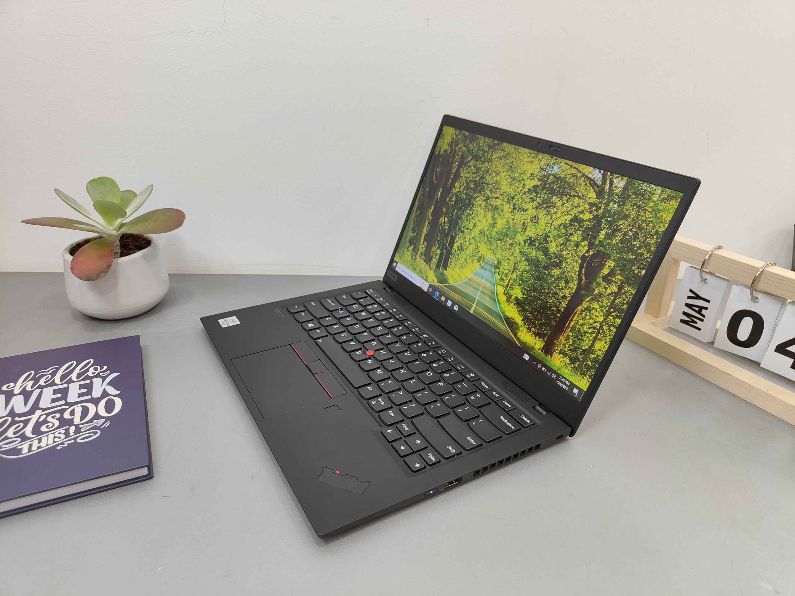 Thinkpad X1 Gen 8 1KQ00 Thinkpad X1 Gen 8 1KQ00