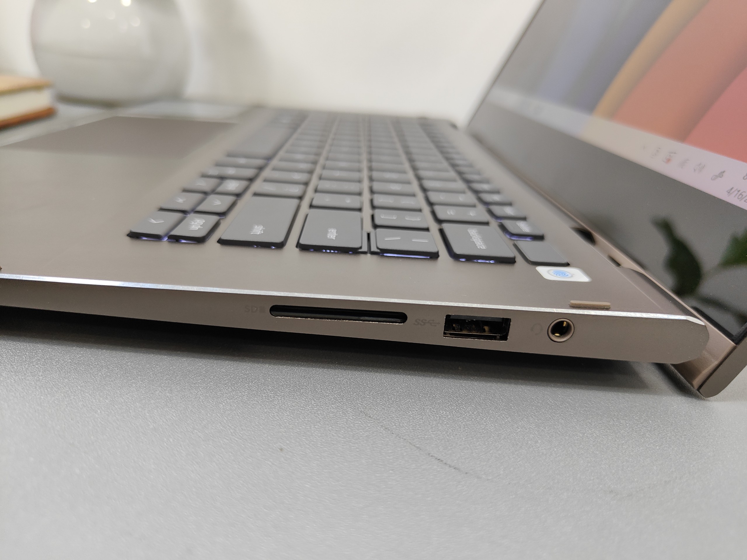 Inspiron 7405 2in1 (5)