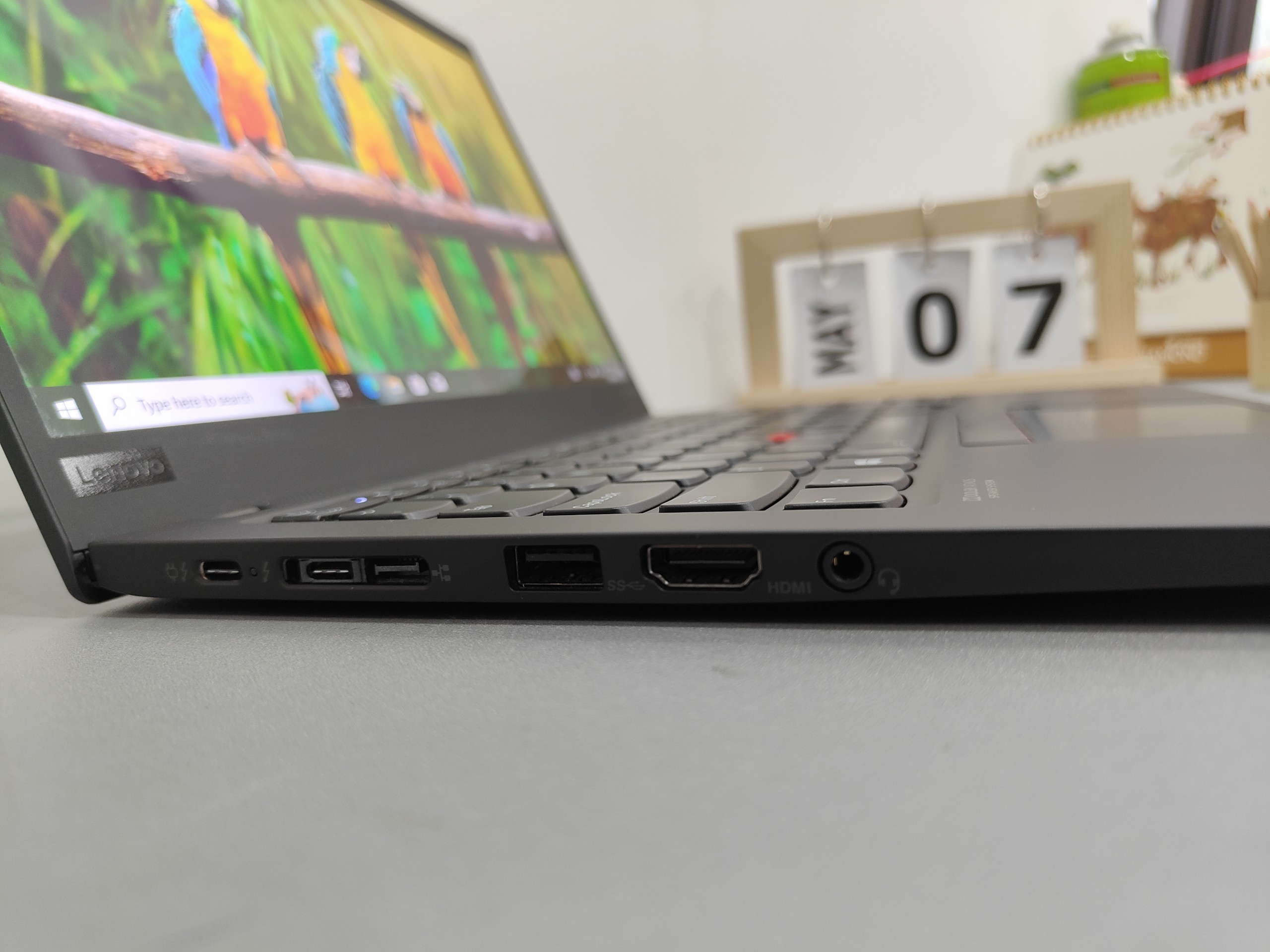 ThinkPad X1 Gen 7 000YUS ThinkPad X1 Gen 7 000YUS