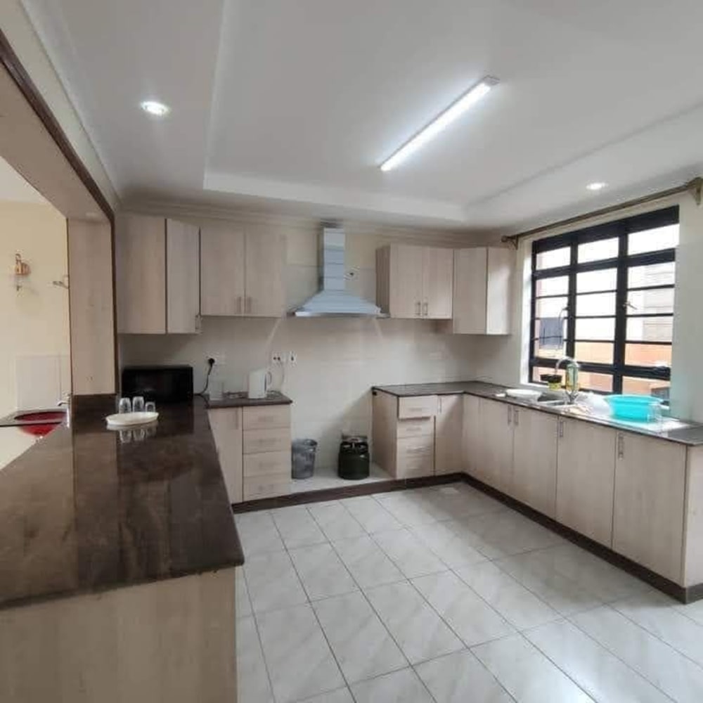 4 bedroom Townhouse for rent in Varsityville estate