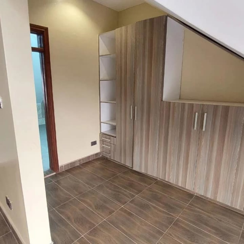 5 bedroom Mansion for rent in Sunrise Street