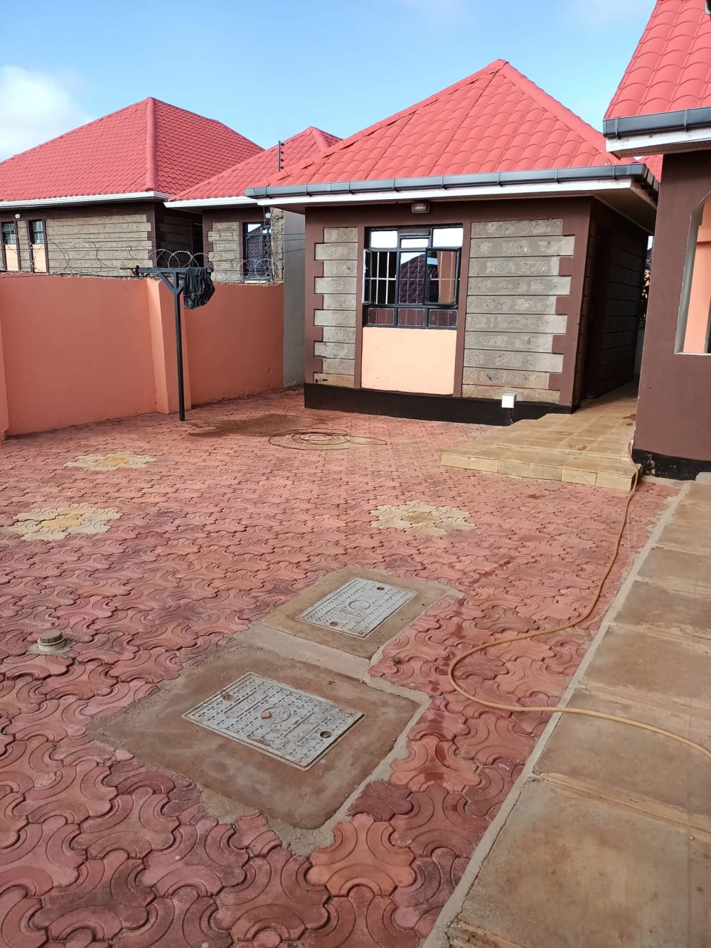 3 bedroom House for rent in Kenyatta Road opposite New Rain Hotel