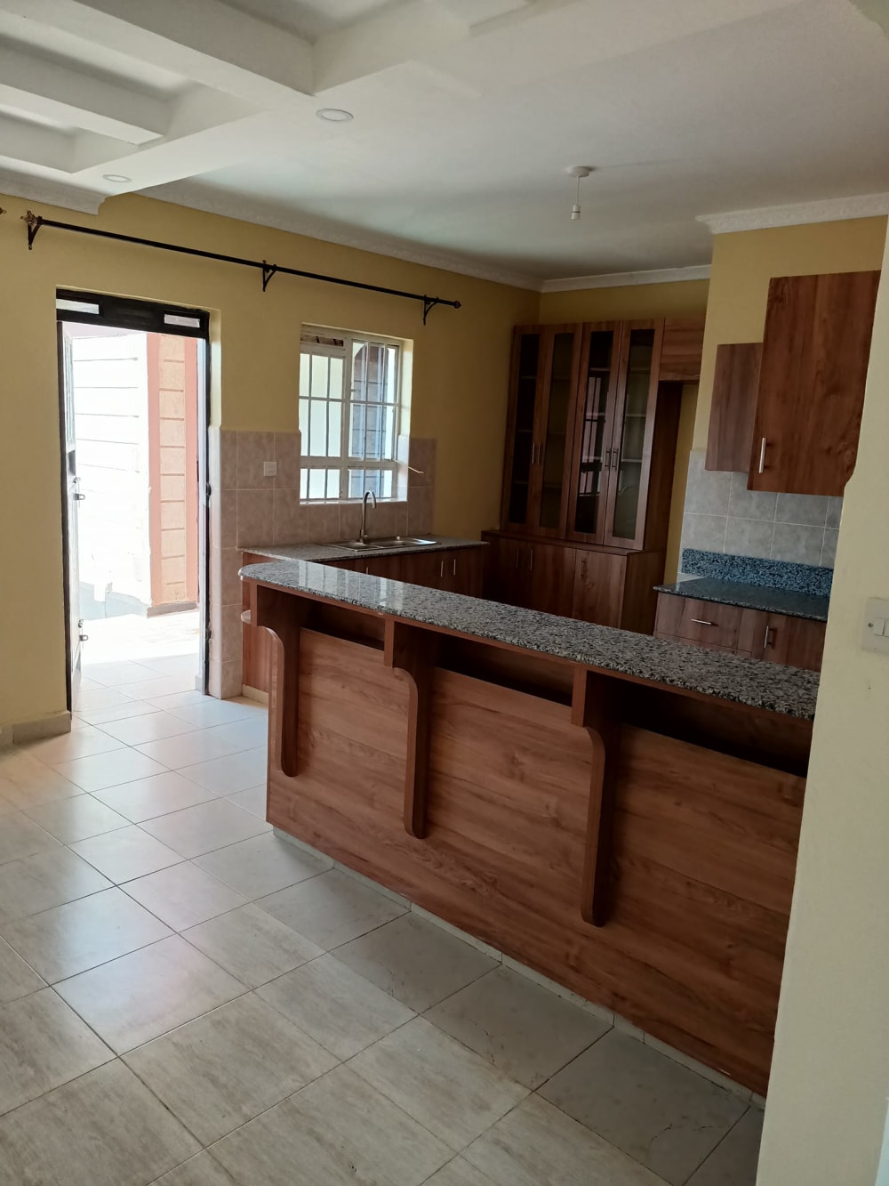 3 bedroom House for rent in Kenyatta Road opposite New Rain Hotel