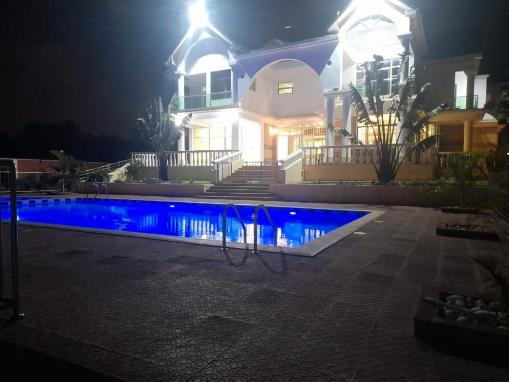 6 bedroom Mansion for rent in Runda