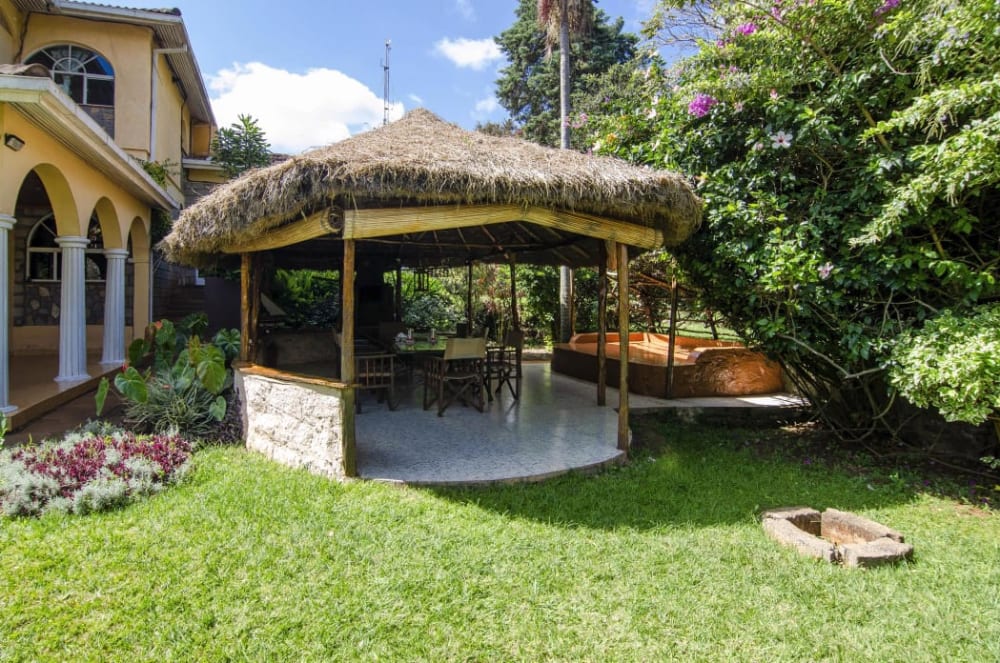 6 bedroom Land for sale in Warwick Center