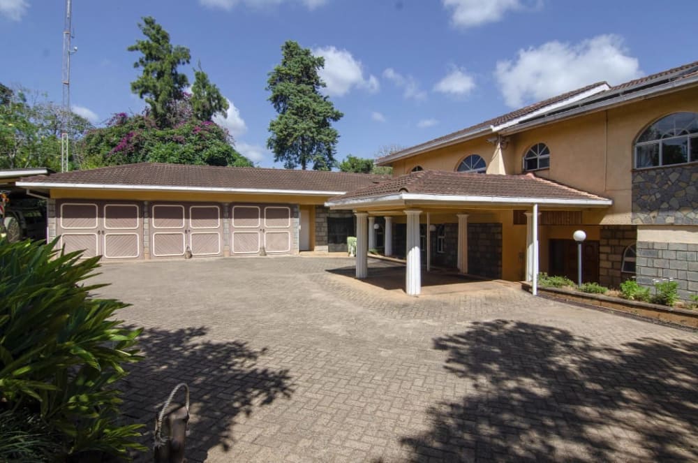 6 bedroom Land for sale in Warwick Center