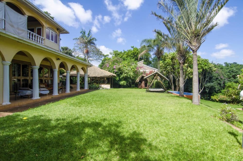 6 bedroom Land for sale in Warwick Center