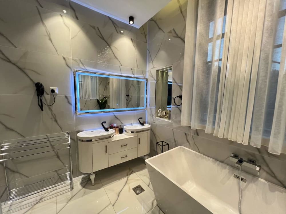 5 bedroom Commercial for sale in Kilimani