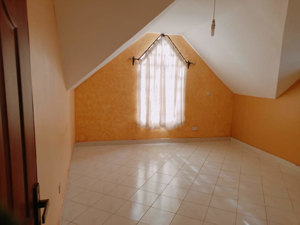 6 bedroom Mansion for sale in Kitengela