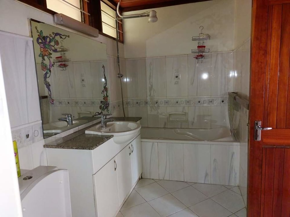 4 bedroom Bungalow for rent in Lavington 