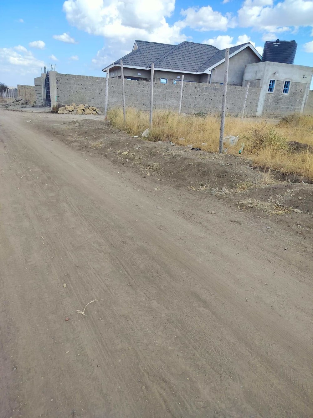 Land for sale in Isinya 