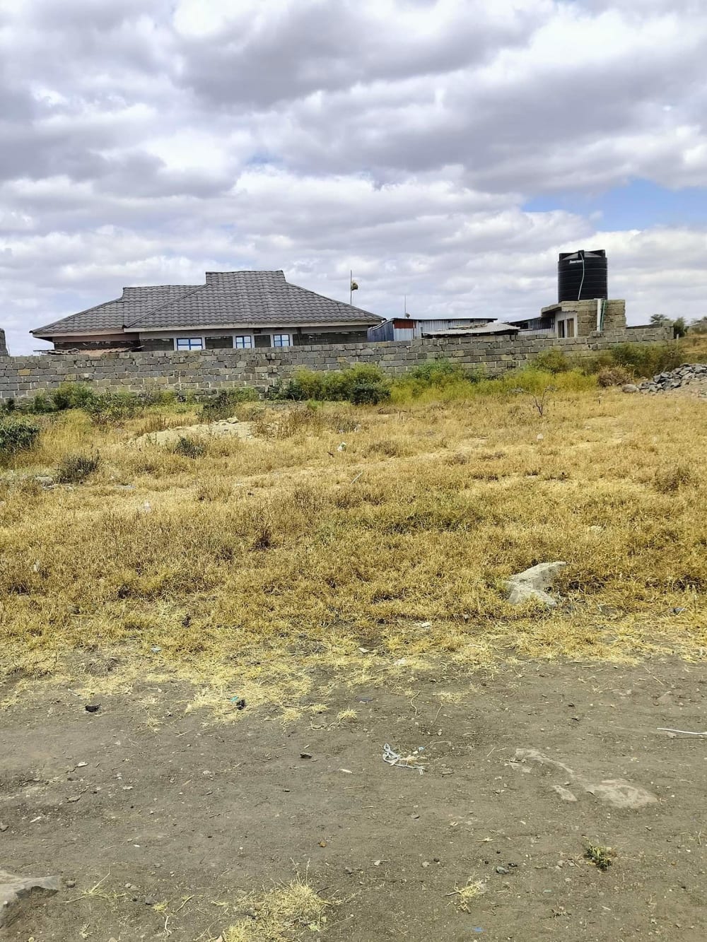 Land for sale in Isinya 