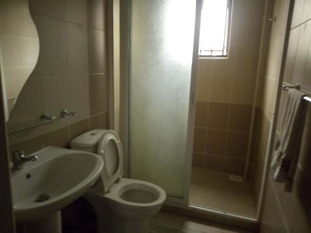 4 bedroom Apartment for rent in Hatheru Road