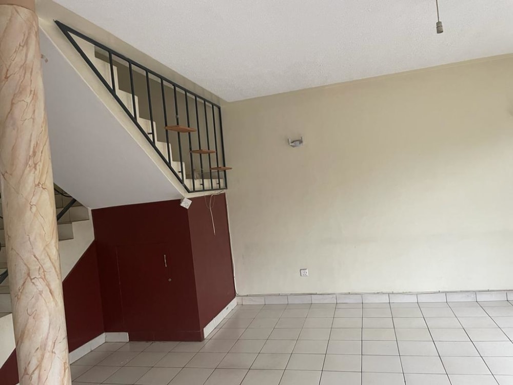 4 bedroom Townhouse for rent in South B