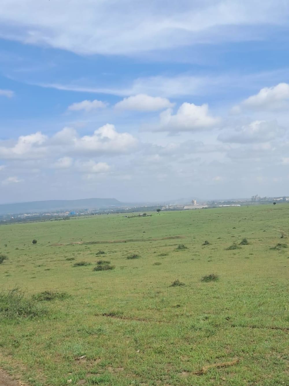 Land for sale in Isinya behind kenchick brooder farm 