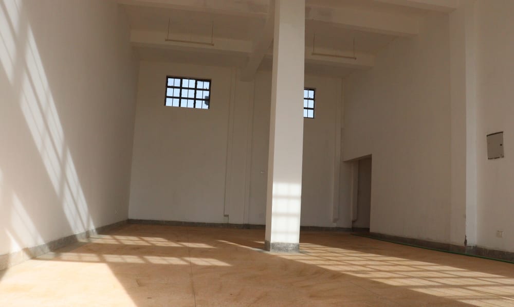 Commercial for rent in Three Unit Apartment - Kamakis