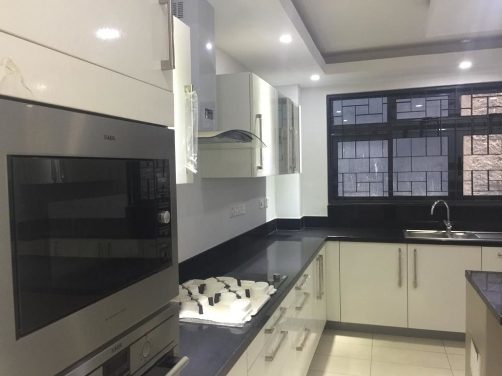 5 bedroom Townhouse for sale in Kyuna, Shanzu Road
