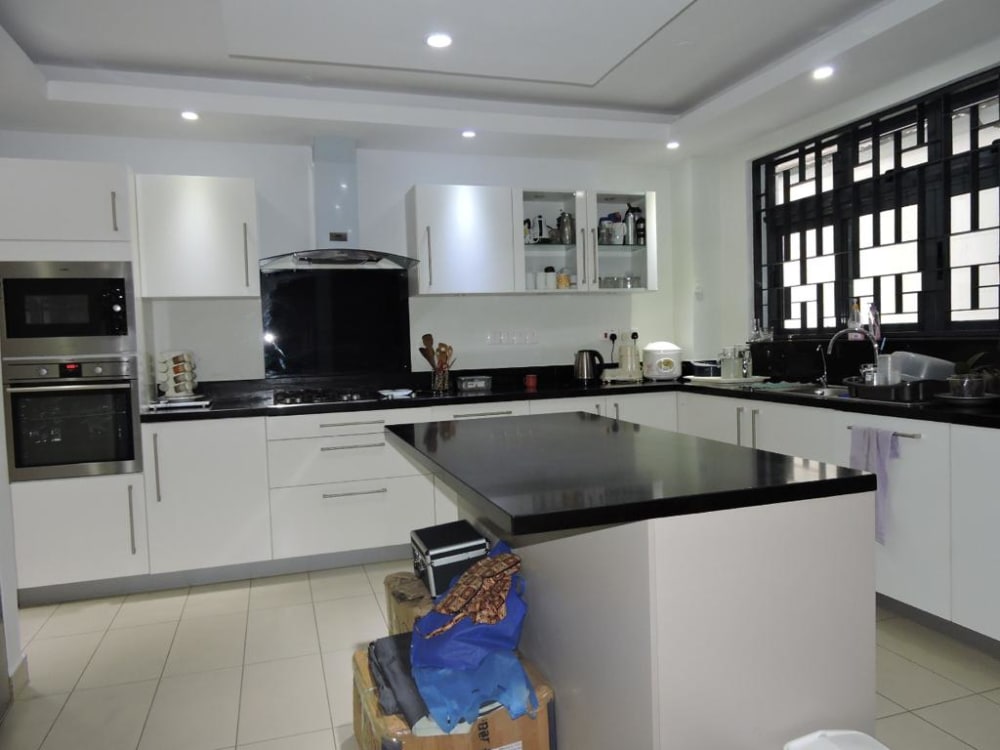 5 bedroom Townhouse for sale in Kyuna, Shanzu Road