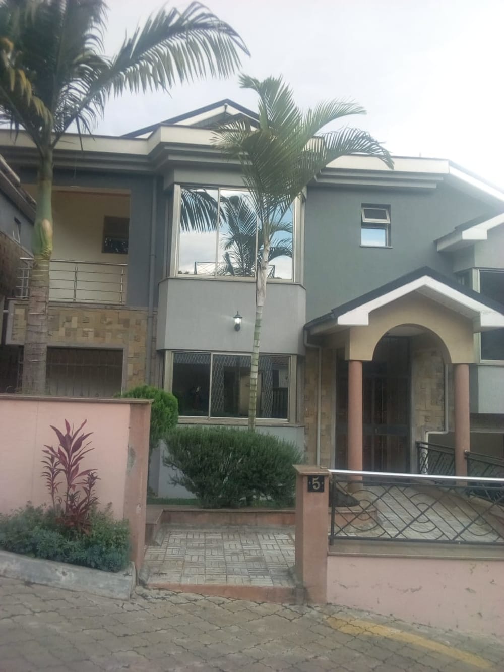 5 bedroom Townhouse for rent in Parklands, Nairobi