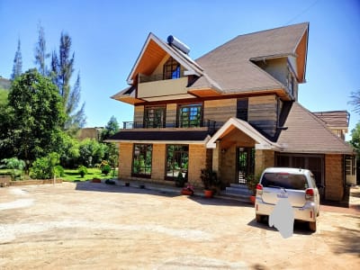 4 bedroom House for sale in Kenyatta Road