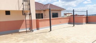 2 bedroom House for rent in Ruaka