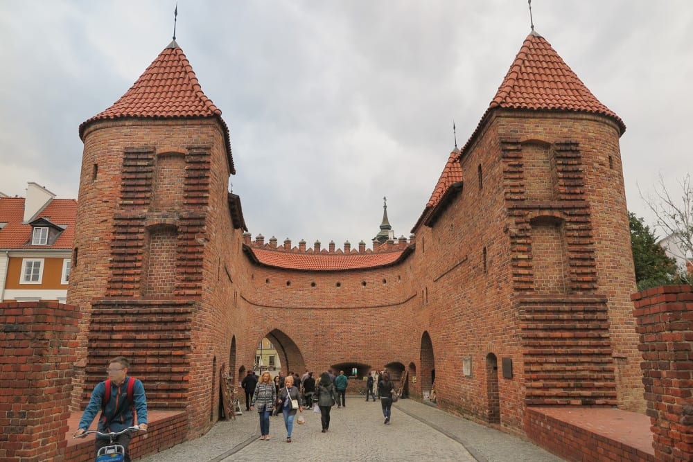 הברביקן, מבנה השער המבוצר בסגנון הרנסאנס מ-1540