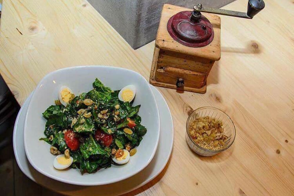 סלט במסעדה האיטלקית Il Teatro