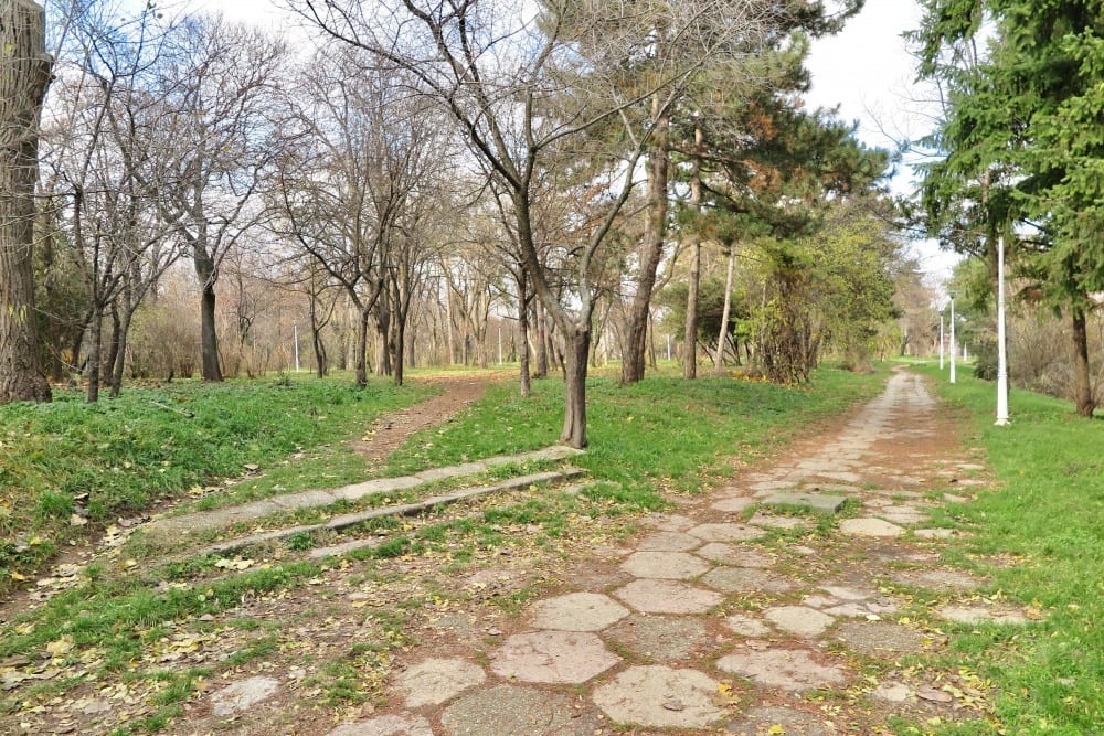 פארק טינֶרֶטוּלוּי, הגדול ביותר בבוקרשט, מתאים במיוחד למשפחות עם ילדים