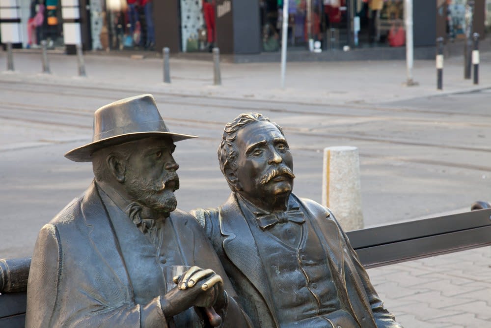 אנדרטת פטקו ופנצ'ו סלבייקוב בכיכר סלבייקוב