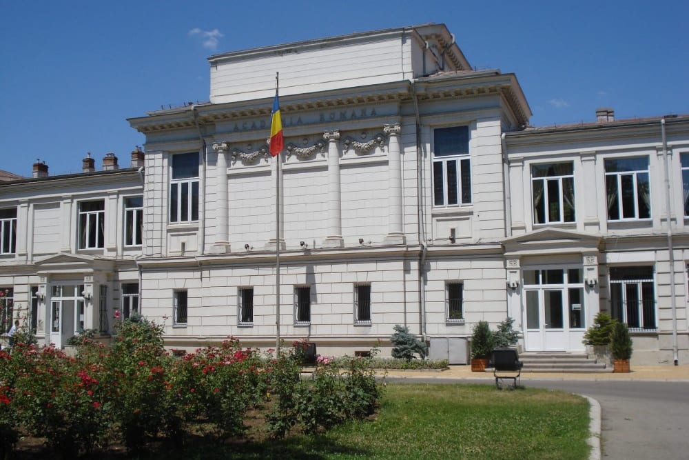 שימור ופיתוח של השפה ושל הספרות באקדמיה הרומנית