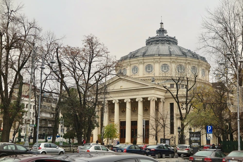 האָתֶנֵיאוּם הרומני