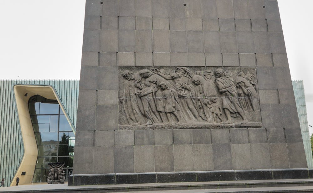 האנדרטה למרד גטו ורשה