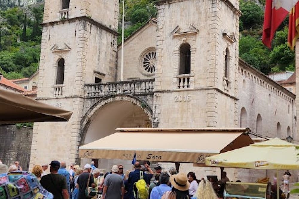 קתדרלת טְריפּוֹן הקדוש