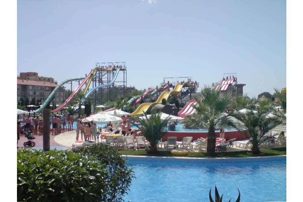 מתגלשים ונהנים ב־Action Aquapark