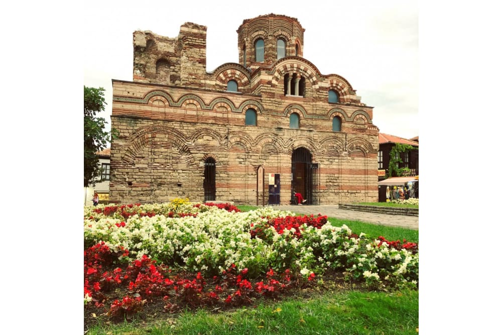 כנסיית ישו המושיע בנסבר העתיקה - אחת הכנסיות היפות בחצי האי היפה