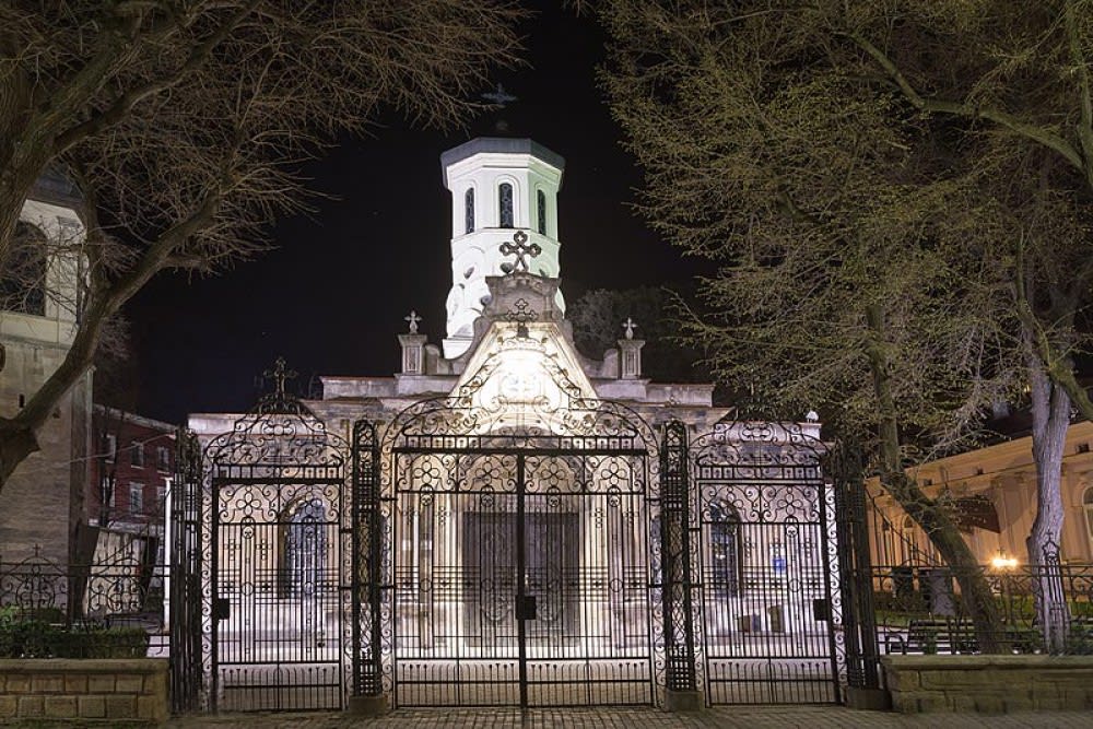 כנסיית השילוש הקדוש ברוסה