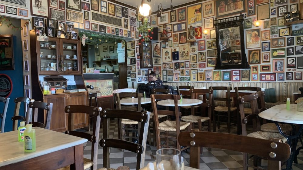 וינטאג' בבית הקפה במיליֶס