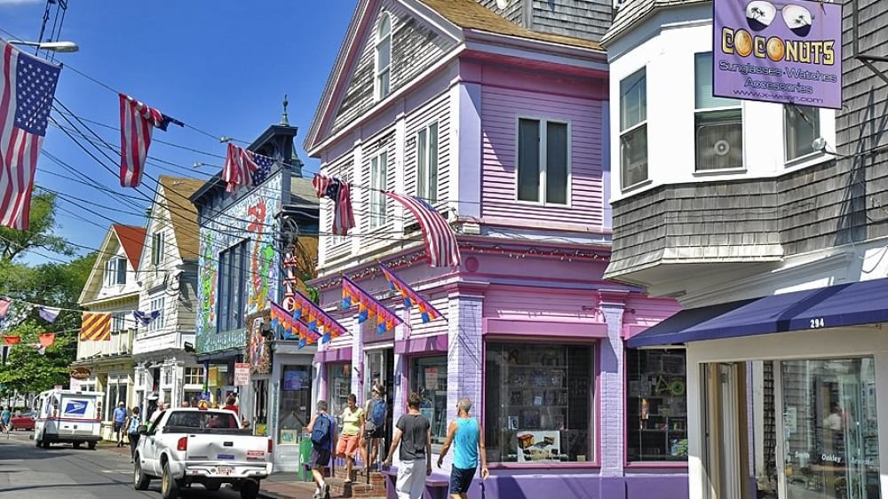 קומרשיאל סטריט, הרחוב הראשי מלא החיים של פרובינסטאון