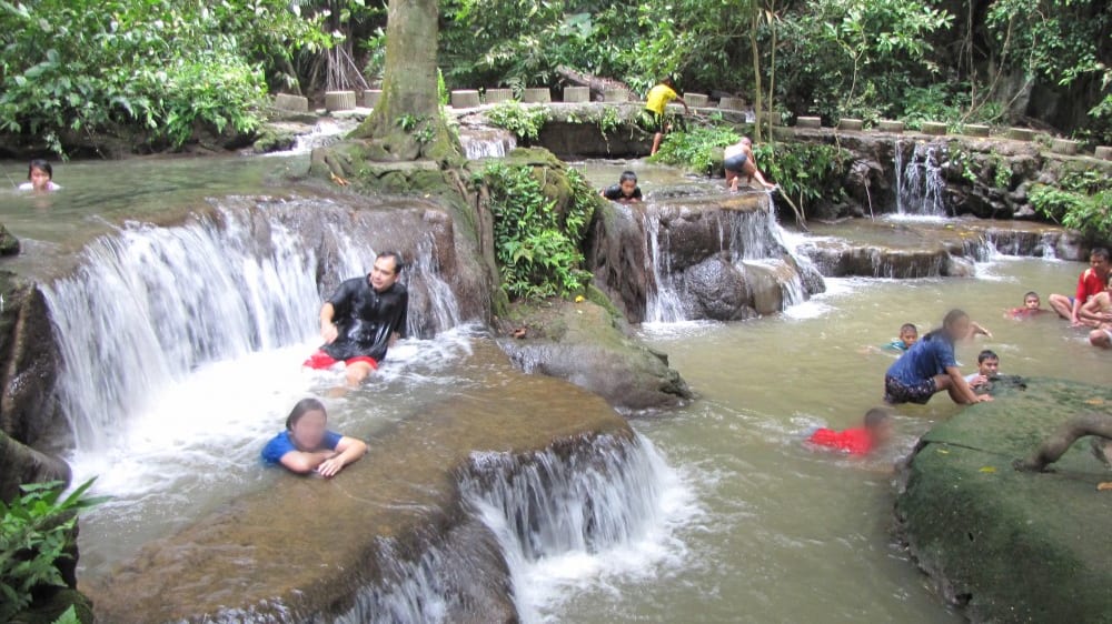 הבריכות הטבעיות בפארק הלאומי תאן בּוֹק קוֹראנִי
