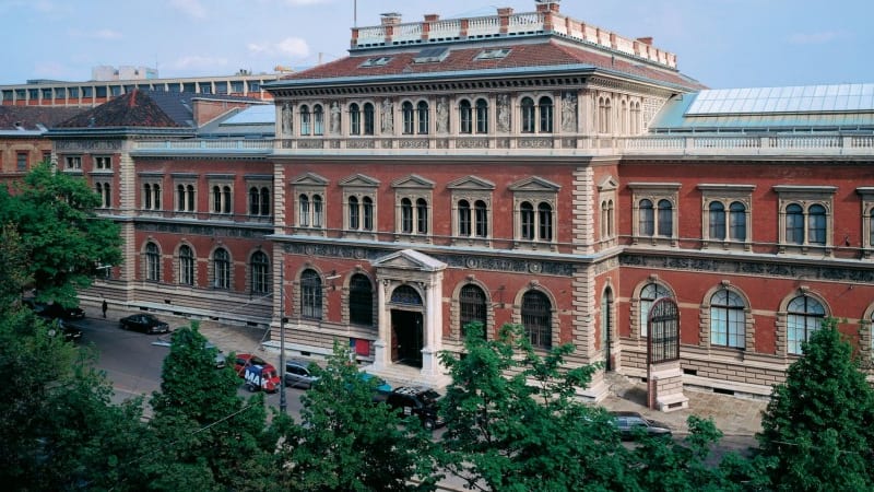 המוזיאון לאמנות שימושית