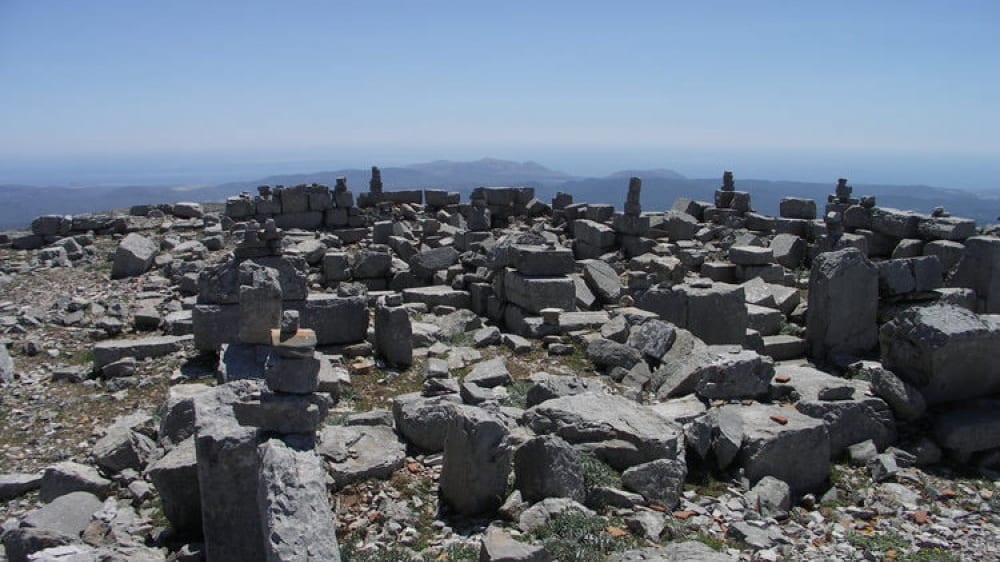 מקדש זאוס בפסגת  אָטָבירוֹס