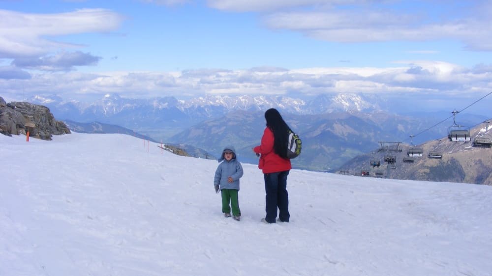פסגת קיצשטָיינְהוֹרן מכוסה שלג כל ימות השנה
