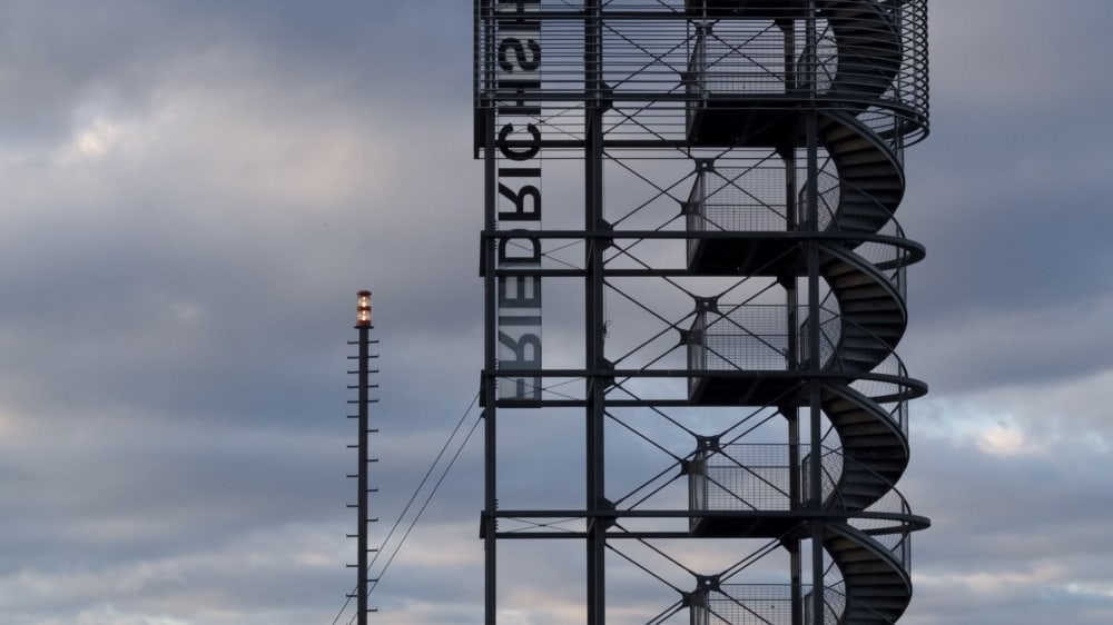 מגדל התצפית על המזח