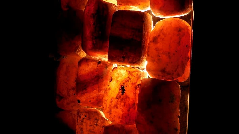 גבישי מלח בעולמות המלח של האלָיין