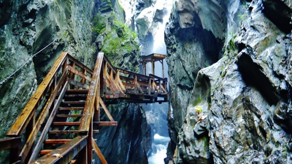 נקיק זיגמונד תוּן