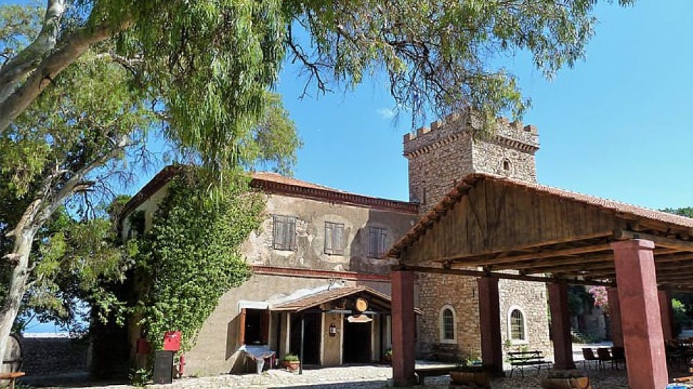 יקב אַכאֶיָה קְלאוּס