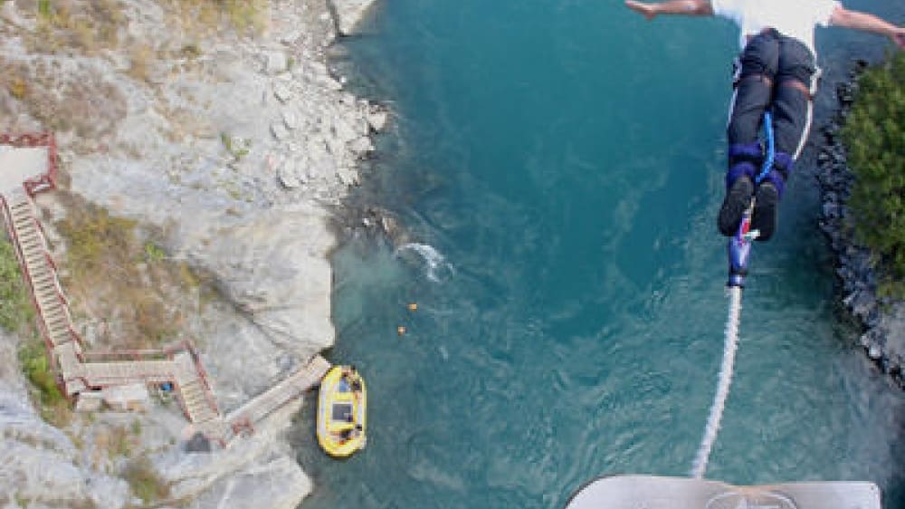 קפיצת באנג׳י מגשר קוו׳אראוּ